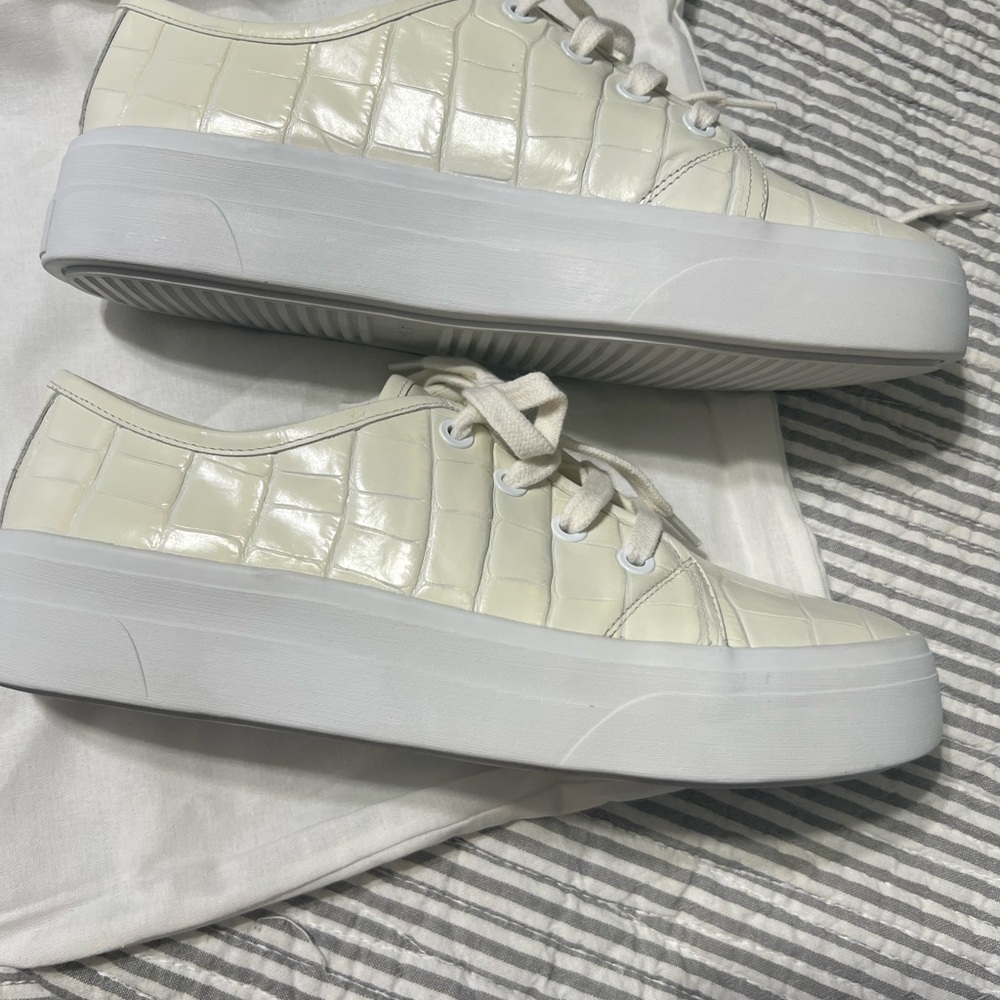 Via Spiga Cream w White soles NEW 7.5